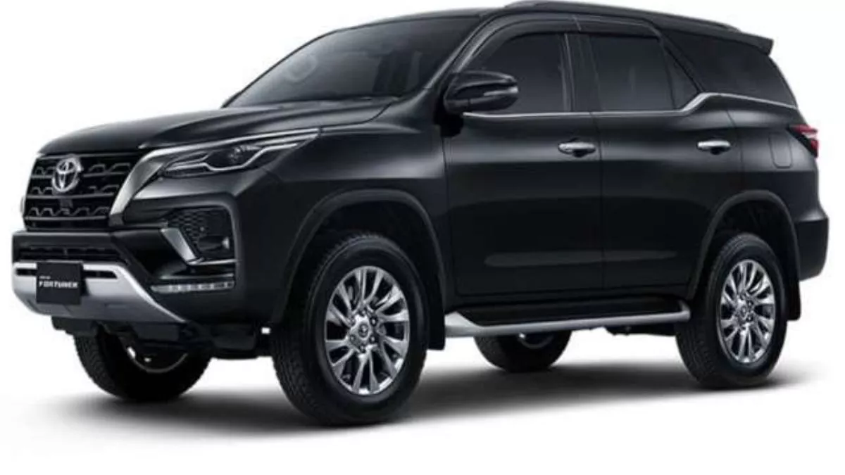 जबरदस्त रोड प्रजेंस और पावरफुल परफॉर्मेंस के कारण Toyota Fortuner करती है राज
