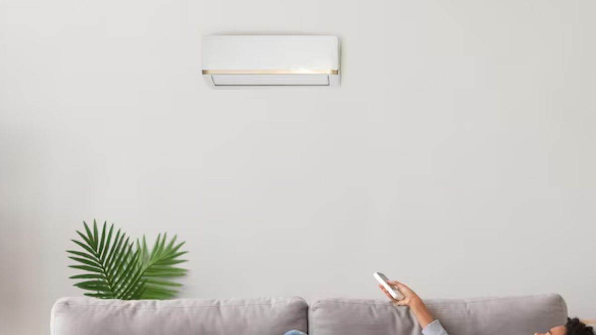 झमाझम होली डिस्काउंट! 40 हजार तक की छूट के साथ आधी कीमत पर खरीदें Voltas Split AC, अमेजन ने दी फ्री डिलीवरी