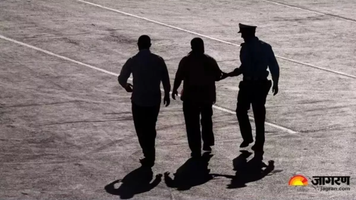 UP में विजिलेंस का बड़ा एक्शन, संविदाकर्मी के घर से मिला ये सामान, बिजली विभाग में भी मच गया हड़कंप