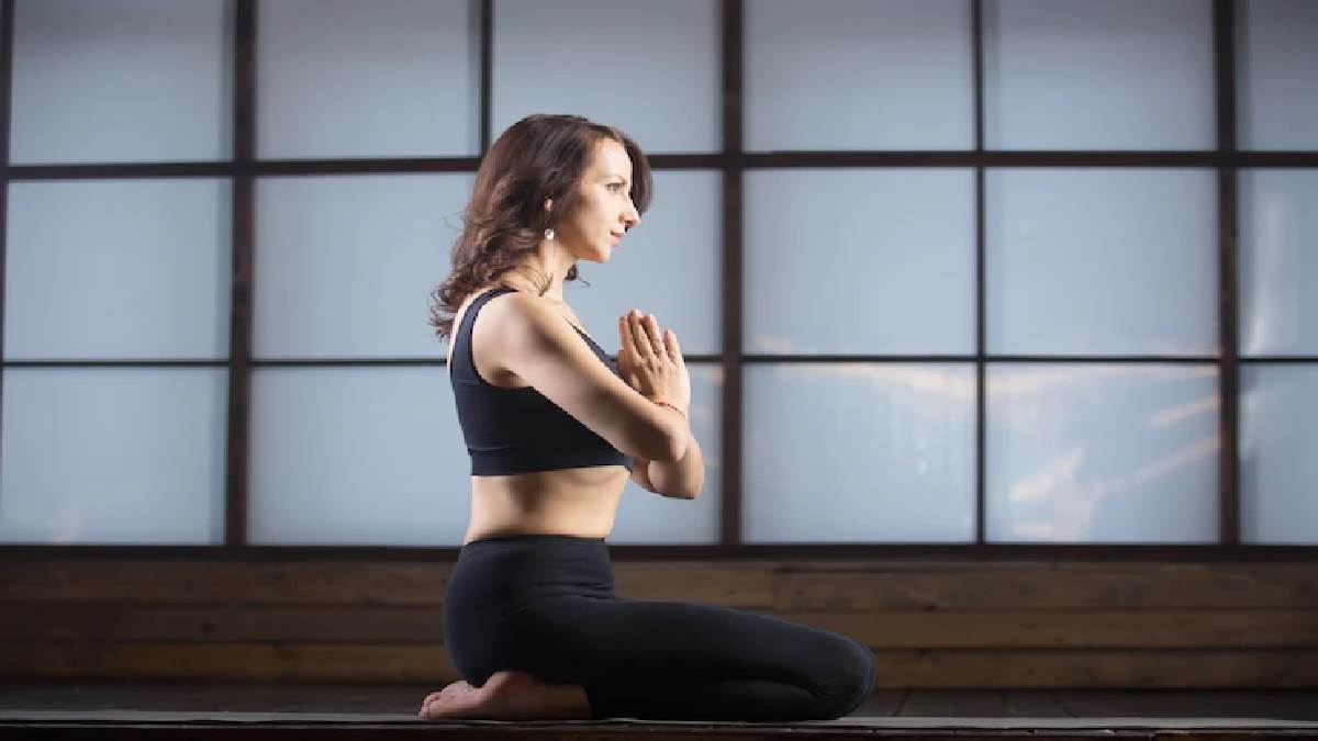 https://www.jagranimages.com/images/newimg/19032025/19_03_2025-yogasan_23902073.jpg