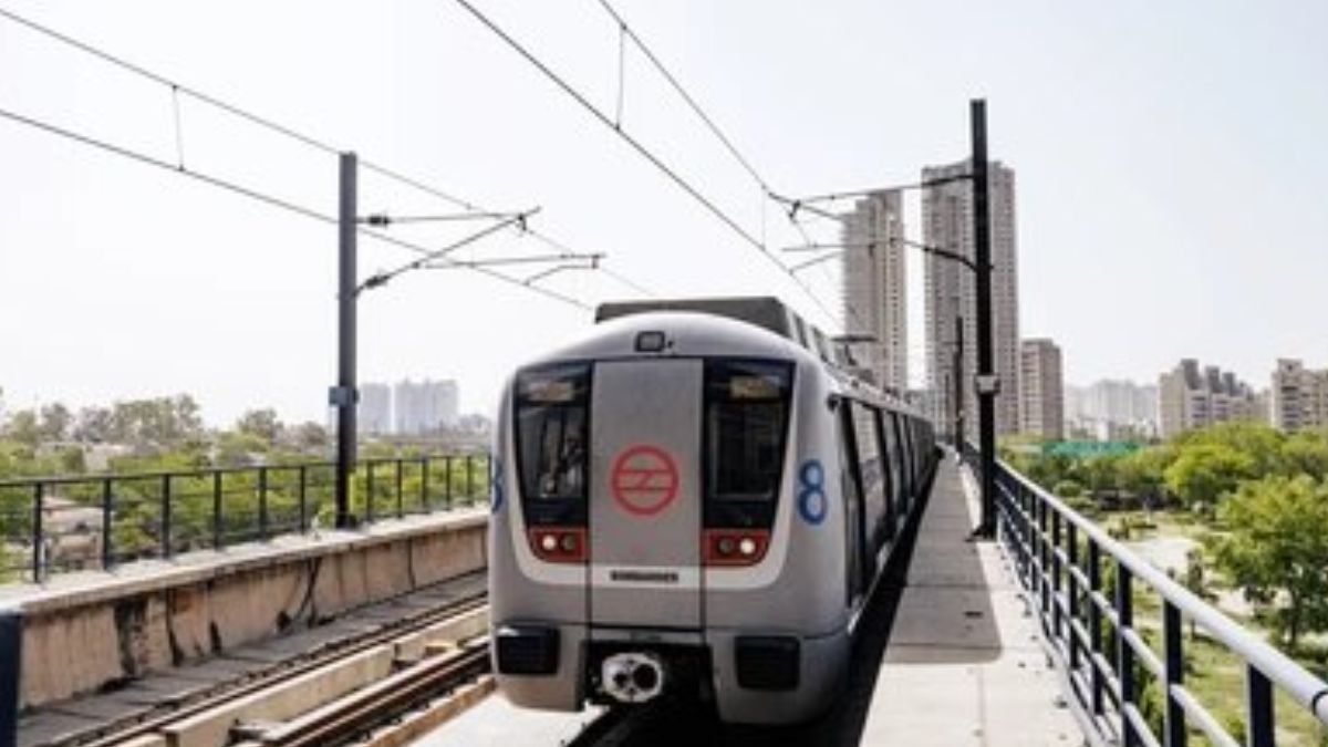 Delhi Metro के यात्रियों को मिलेगी बेहतर सुविधा, 2026 तक बनकर तैयार ...