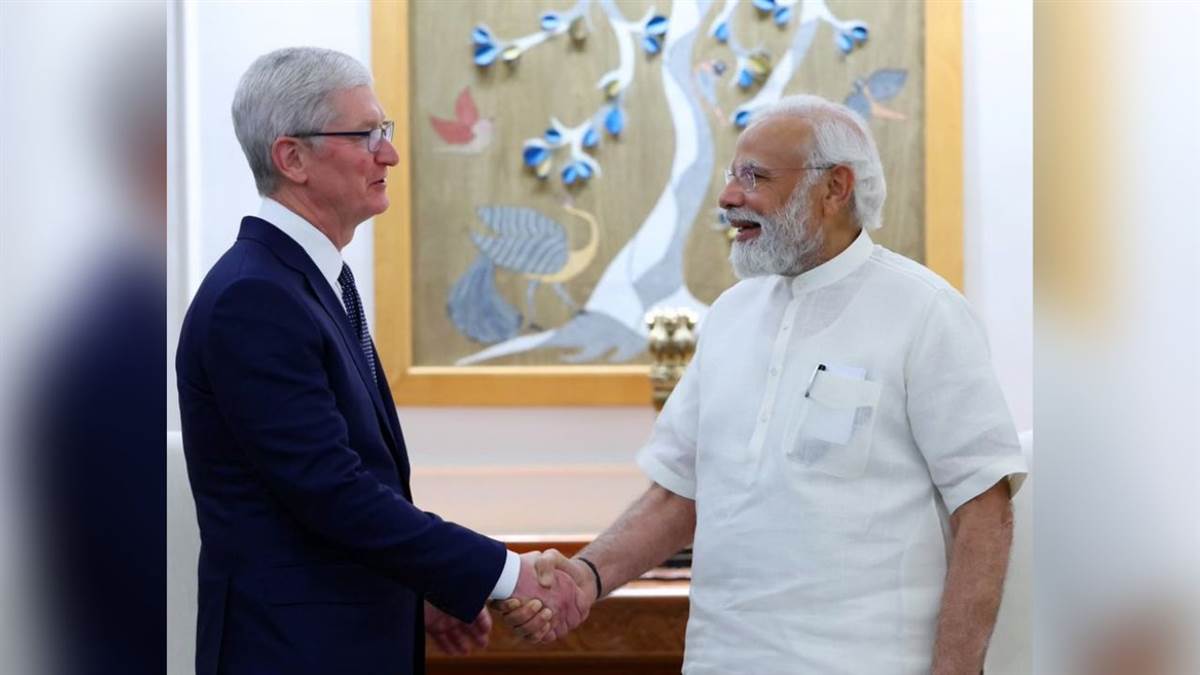 apple ceo tim cook meets pm narendra modi and commits to investment in india