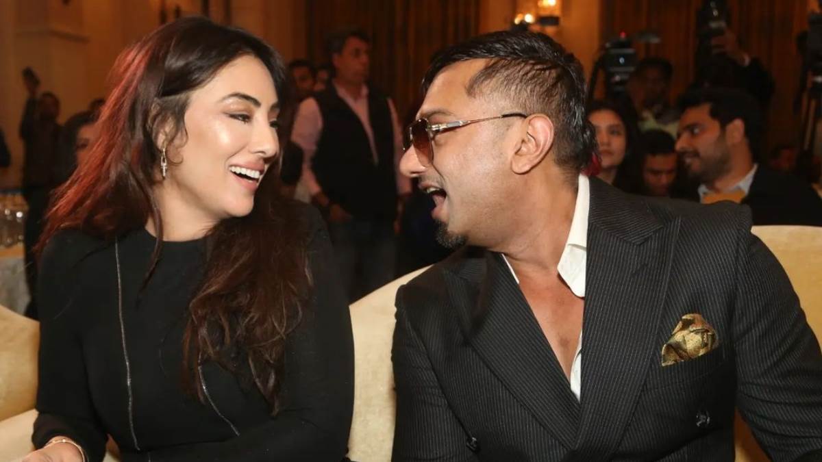 https://www.jagranimages.com/images/newimg/19042023/19_04_2023-honey_singh_tina_thadani_23389586.jpg