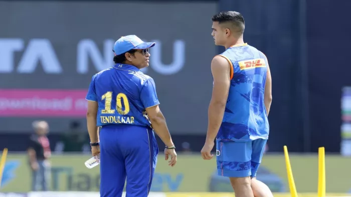आइपीएल में बेटे को डेब्यू करते देख भावुक हुए थे पिता सचिन तेंदुलकर।(फोटो सोर्स: सोशल मीडिया)