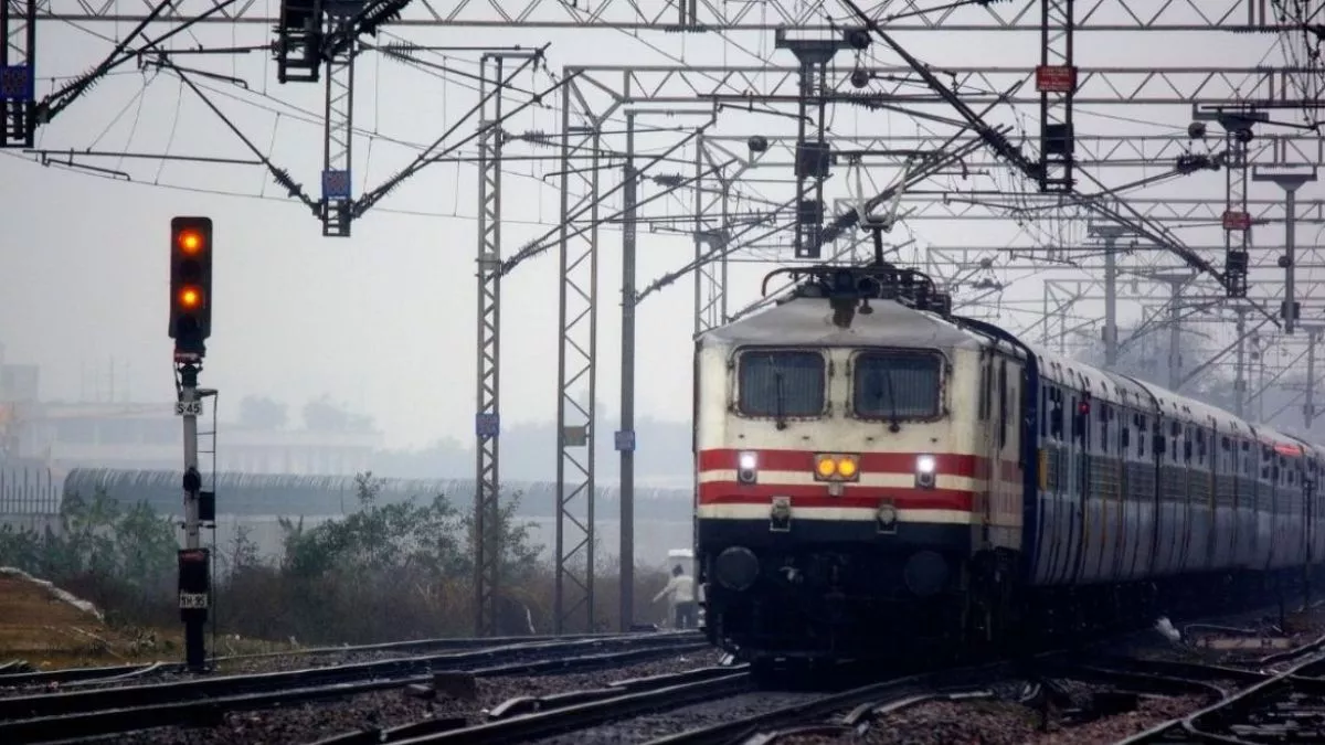 Jammu Kashmir News: रेल यातायात पर पड़ी किसान आंदोलन की मार, कटड़ा से नई दिल्ली के बीच चलने वाली ट्रेन आज रहेगी रद