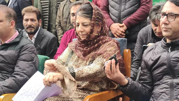 Anantnag Lok Sabha Seat 2024: महबूबा के पास 76 लाख की चल-अचल संपत्ति, कोई गहना नहीं।
