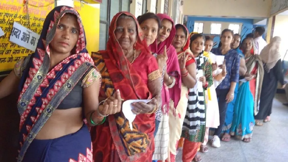 Pilibhit Voting: कहीं ईवीएम में खराबी, कहीं वोटरों में नाराजगी; भाजपा प्रत्याशी ने तो लगा दिया ये आरोप