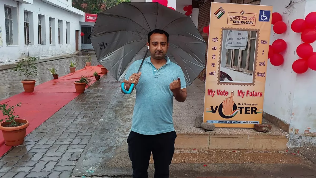 Lok Sabha Election 2024: उधमपुर में वोटिंग शुरू..., मौसम की चुनौती के बीच पिछला रिकॉर्ड तोड़ने को तैयार मतदाता