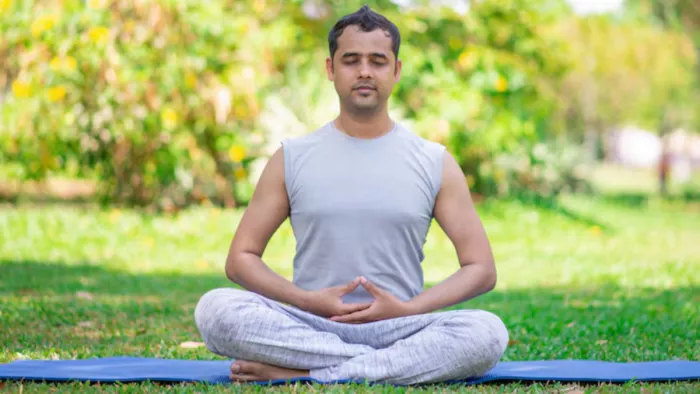इन 5 योगासन से करें दिन की शुरुआत, शरीर को मिलेंगे बेमिसाल फायदे (Image Source: Freepik)