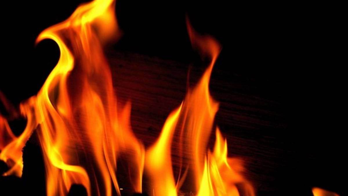 jammu fire engulfs pushpa dupatta house shop on link road