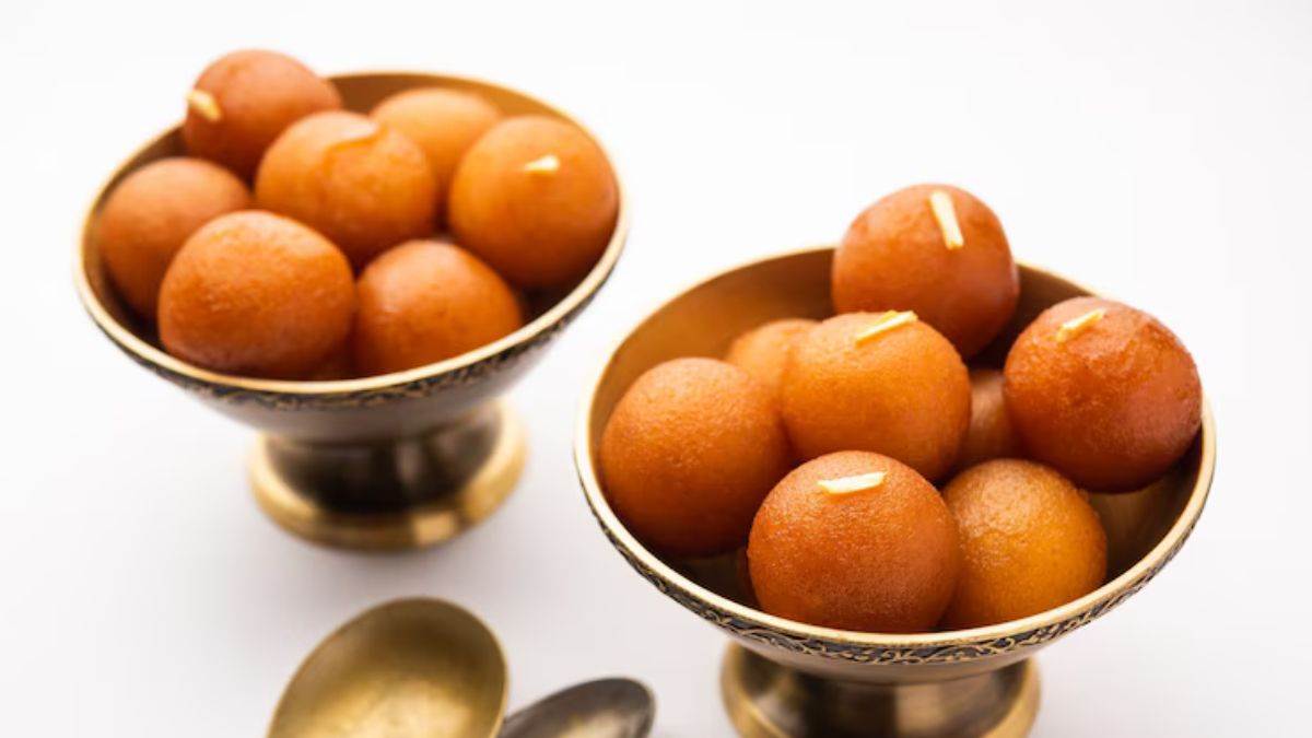 https://www.jagranimages.com/images/newimg/19042025/19_04_2025-history_of_gulab_jamun_23921592.jpg