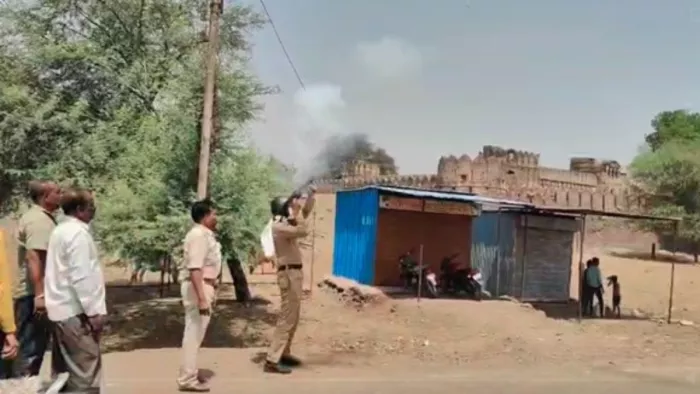 सागर में दो गुटों में झड़प के बाद भड़की हिंसा। (फोटो सोर्स- जेएनएन)