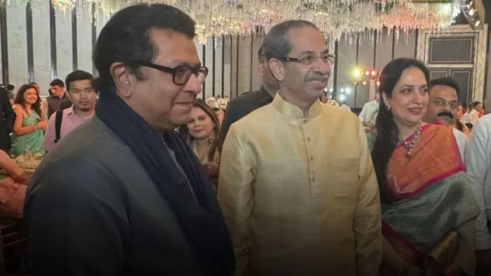 राज ठाकरे ने कहा है कि साथ आना मुश्किल नहीं है (फोटो: @SumitBaneMNS)