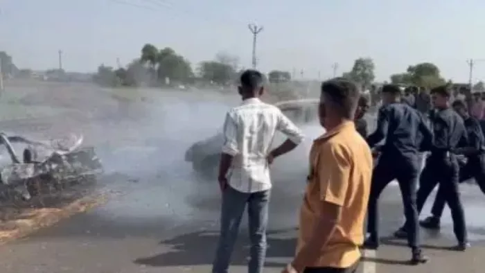 राजकोट में भीषण सड़क हादसा। (फोटो- जेएनएन)