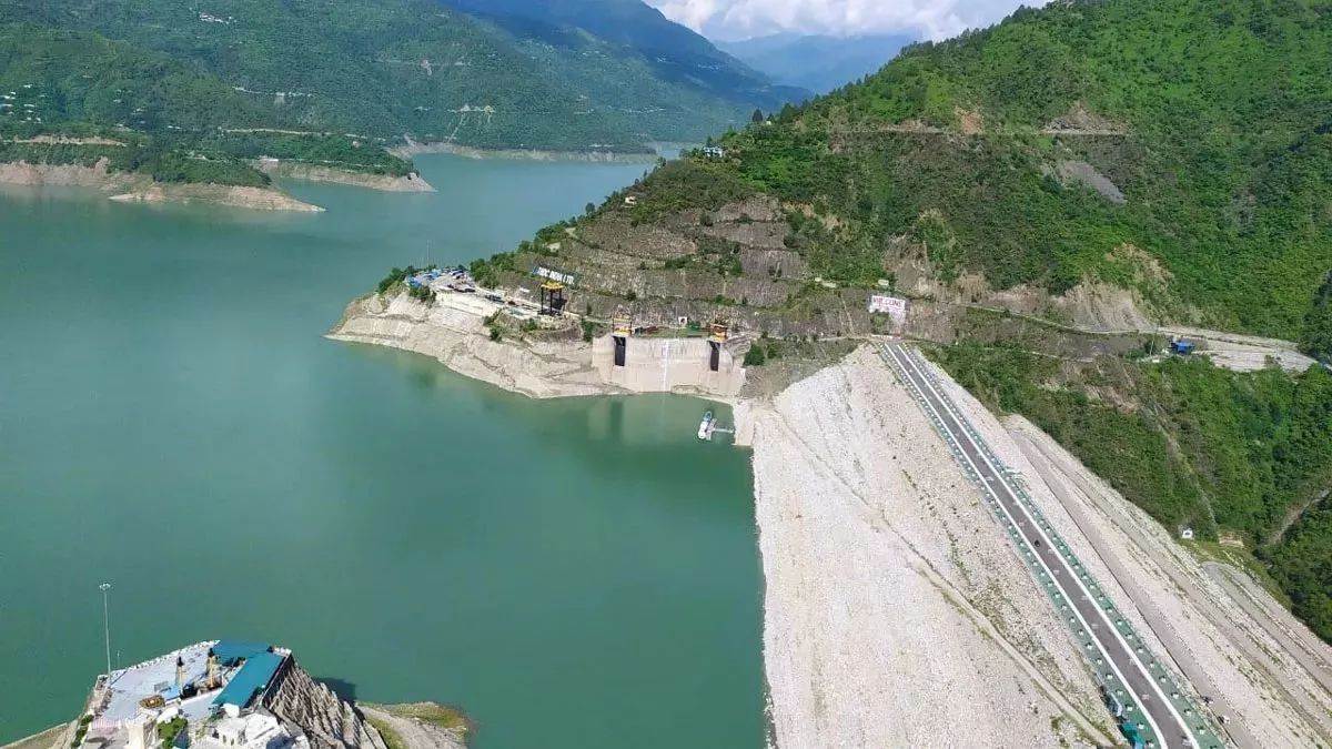 up tourism dams and reservoirs to become natural tourist spots