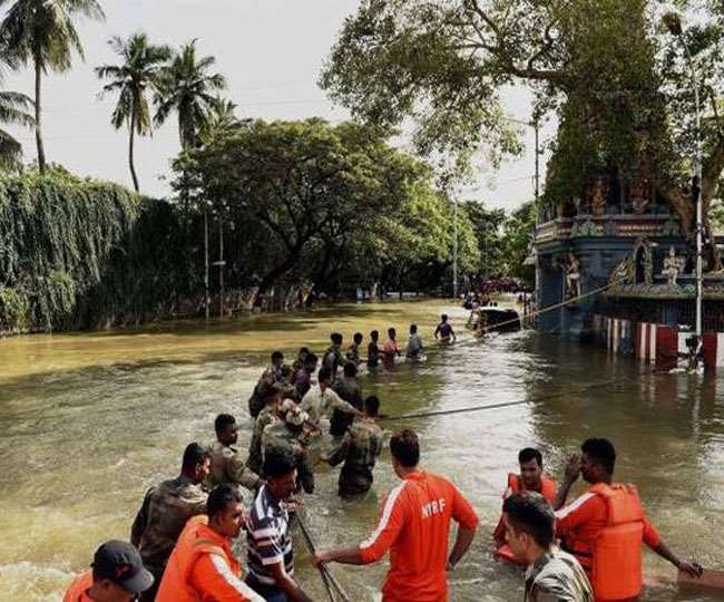 आपदा प्रबंधन में र्सिटफिकेट से लेकर स्नातक और पीजी डिप्लोमा जैसे कोर्स किये जा सकते हैं।
