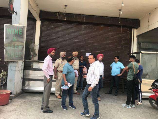 more than 30 thousand shops businessindustrial units in the city license is only with 10 thousand