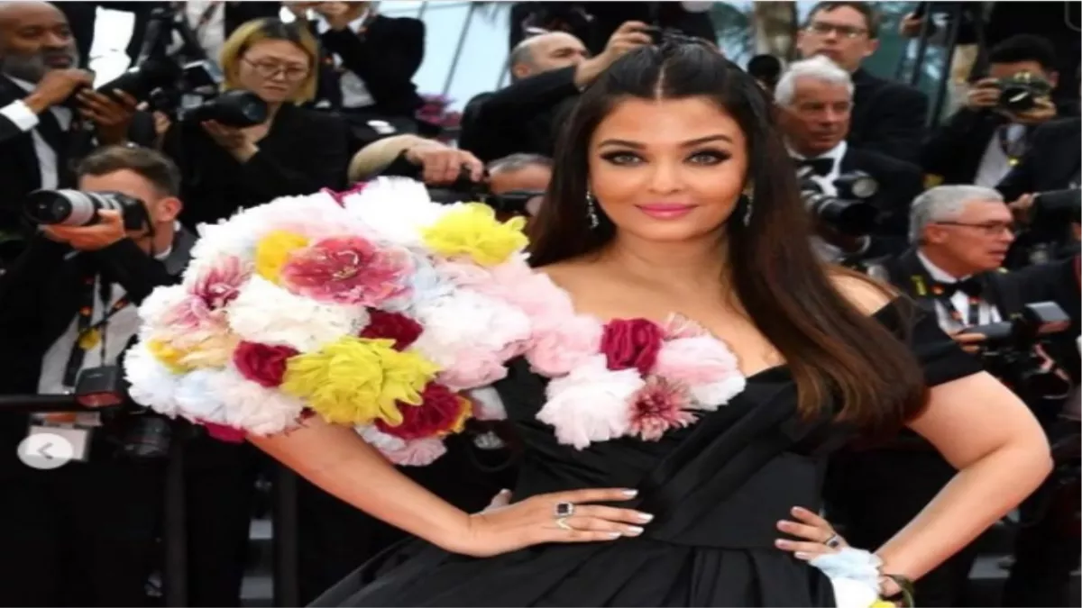 Aishwarya Rai Cannes 2022 Red Carpet Look: ब्लैक फ्लोरल गाउन में ऐश्वर्या राय ने रेड कार्पेट पर लगाई आग, लोगों ने किया ट्रोल