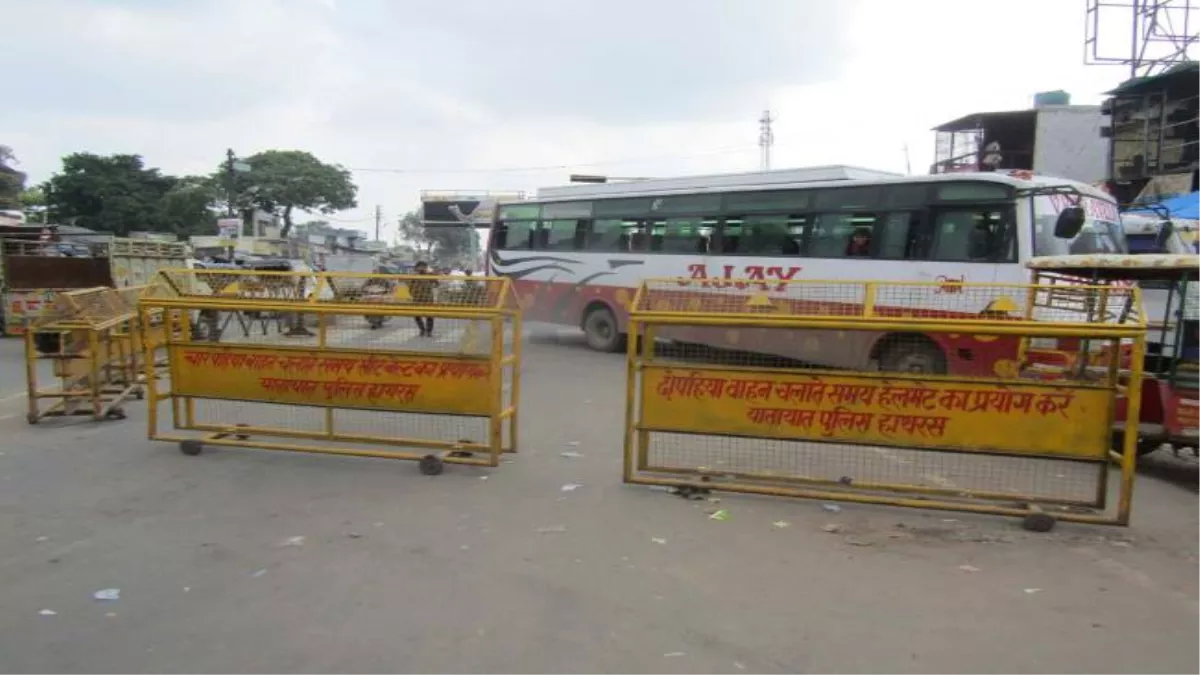 Hathras News: बस स्‍टेंड में भी नहीं है टिन शेड, तपती धूप में खड़े़े रहते हैं अलीगढ़- आगरा जाने वाले यात्री