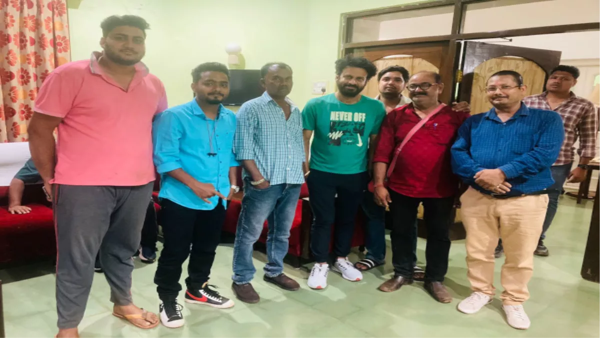 Manoj Bajpayee In Jharkhand : मनोज वाजपेयी पहली बार पहुंचे कोल्हान, पांच दिनों तक क्या करेंगे सरांडा के जंगल में जानें