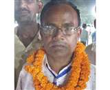 कटनिया पंचायत से मंसू रजक पहली बार मुखिया पद पर जीते।