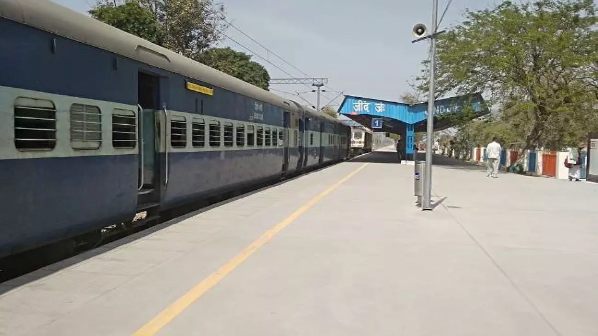 यात्रियों के लिए अच्‍छी खबर, आइआरसीटीसी रेलवे स्‍टेशनों पर उपलब्‍ध कराएगा हस्तशिल्प समेत प्रसिद्ध स्थानीय उत्पाद