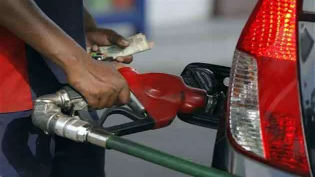 Petrol- Diesel rate in Aligarh : पेट्रोल, डीजल व सीएनजी के रेट बढ़ने से बढ़ी महंगाई