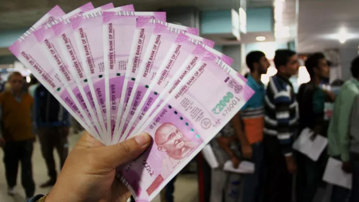 क्या 30 सितंबर के बाद भी चलते रहेंगे 2000 के नोट? (फोटो: पीटीआई)