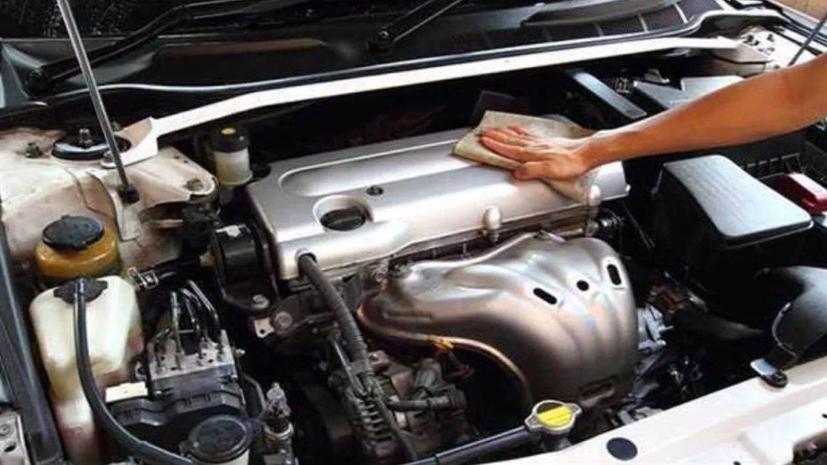 https://www.jagranimages.com/images/newimg/19052023/19_05_2023-car_engine_care_tips__1_23416834.jpg
