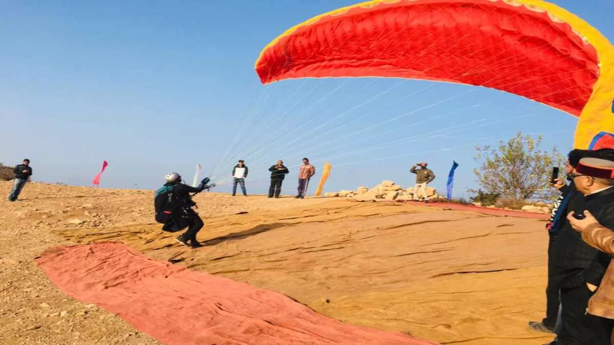 Paragliding In Bilaspur: पैराग्लाइडिंग के रोमांच का केंद्र बनेगा ह‍िमाचल का बिलासपुर जिला