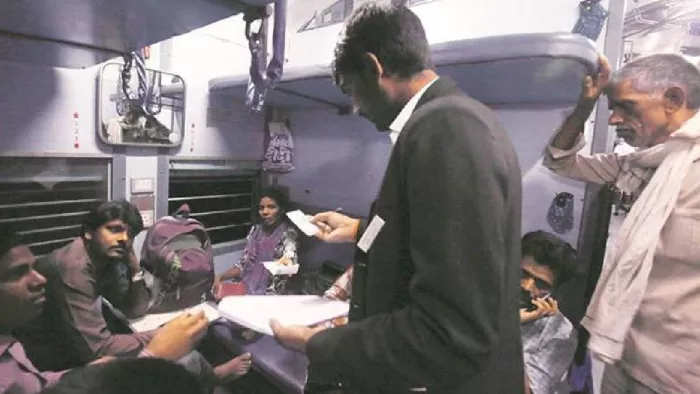 ट्रेन में अब TTE और यात्रियों की निगरानी करेगा कैमरा, रेलवे प्रशासन ने बनाई नई व्यवस्था