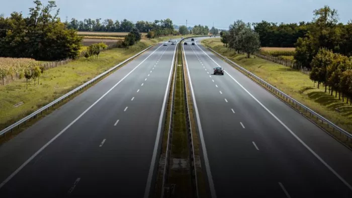 the journey from Delhi to Kolkata will be covered in just 17 hours