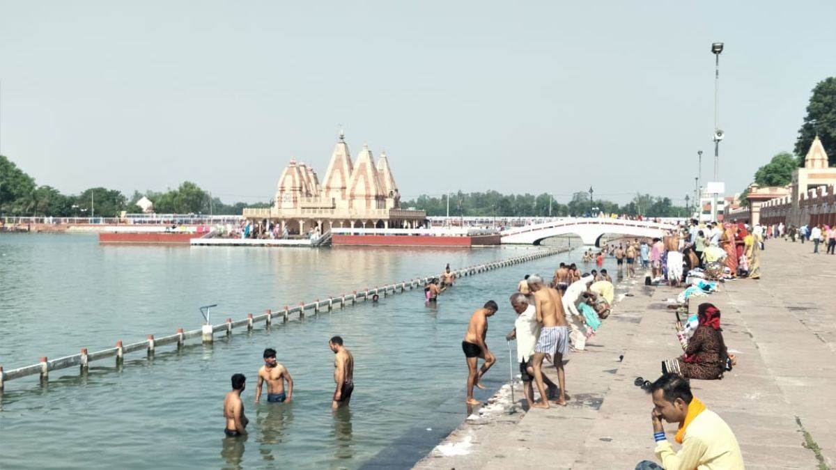 https://www.jagranimages.com/images/newimg/19052023/19_05_2023-vat_savitri_23416813.jpg