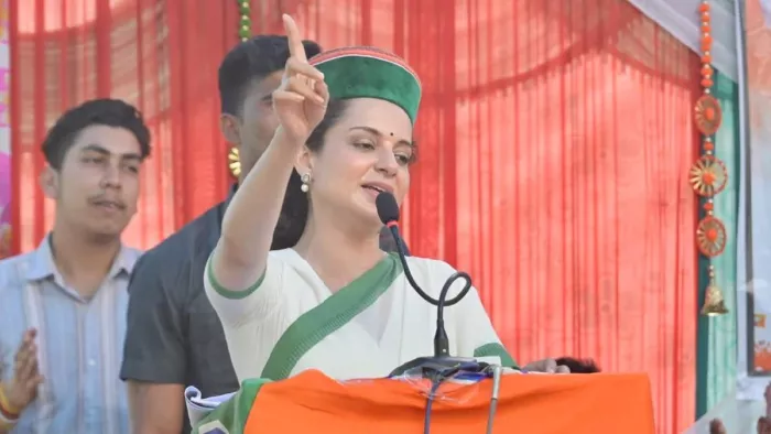 Himachal News: कंगना रनौत ने पैड़ी में अरविंद केजरीवाल और कांग्रेस पर किया हमला।