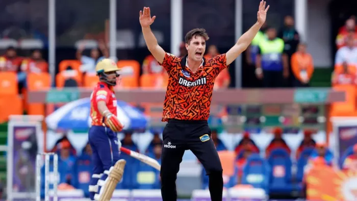 Pat Cummins IPL Wicket, पैट कमिंस ने की आर अश्विन के रिकॉर्ड की बराबरी। फोटो- BCCI
