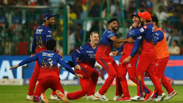 आरसीबी ने प्लेऑफ के लिए किया क्वालीफाई। फोटो- BCCI
