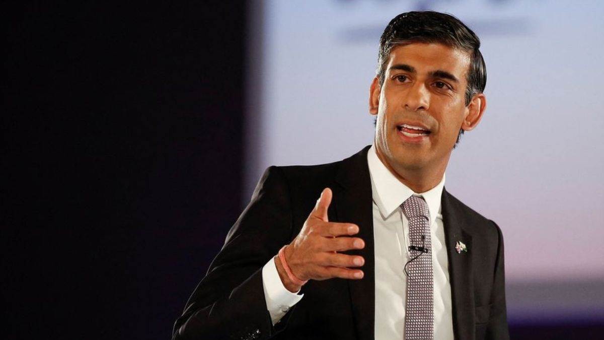 rishi sunak is planning to end the graduate route policy ministers strongly oppose its impact will be on indian students