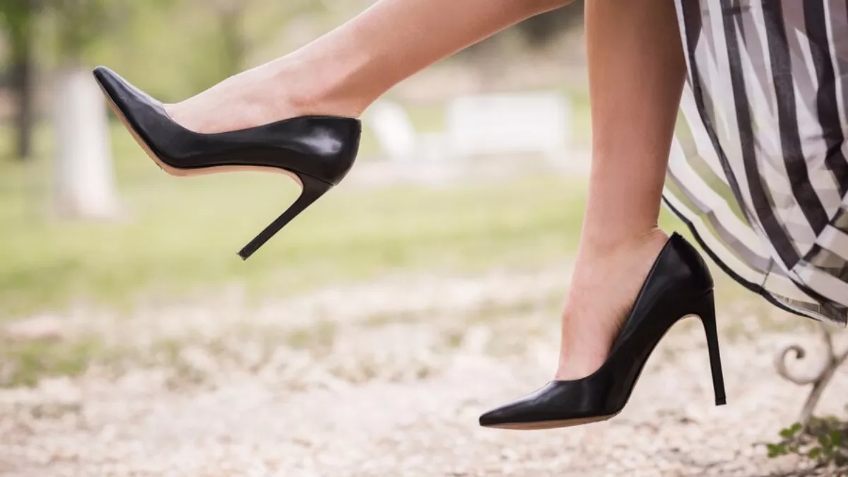 आप भी पहनती हैं High Heels ? तो आज ही छोड़ दे ये आदत, नहीं तो होंगे ये नुकसान