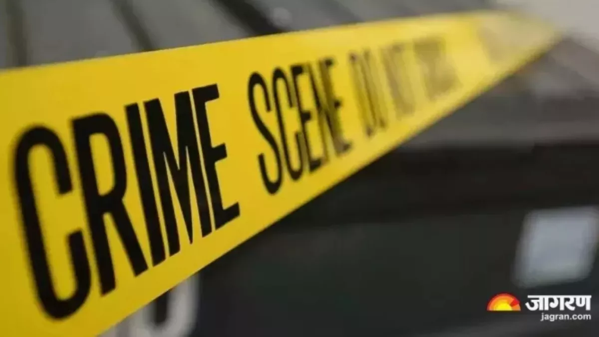 Delhi Crime: दिल्ली में कुत्ते को लेकर दो पड़ोसी आपस में भिड़े, बीच-बचाव करने पहुंचे तीसरे शख्स का कान काटा