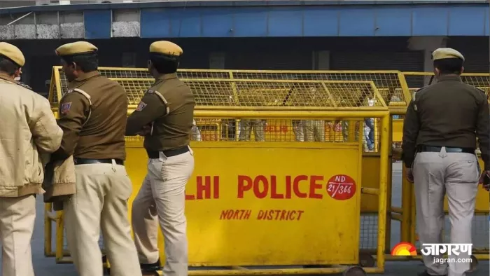 हॉर्न बजाने से मना किया तो एयरपोर्ट कर्मी से की मारपीट। फाइल फोटो