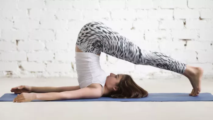 Halasana Benefits: रोजाना हलासन करने के 5 फायदे आपको भी कर देंगे हैरान (Image Source: Freepik)