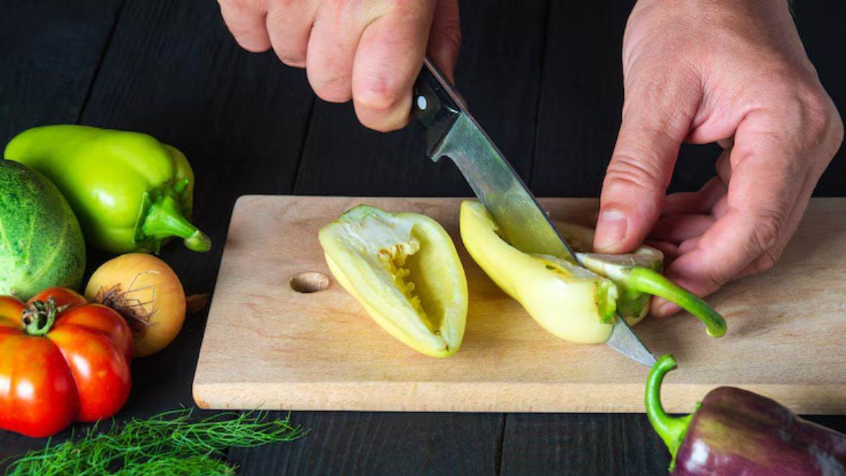https://www.jagranimages.com/images/newimg/19052025/19_05_2025-how_to_sharpen_knives_23941205.jpg