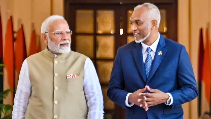 मालदीव के विदेश मंत्री अब्दुल्ला खलील और मालदीव में भारत के उच्चायुक्त जी बालासुब्रमण्यम ने समझौता ज्ञापनों पर हस्ताक्षर किए।