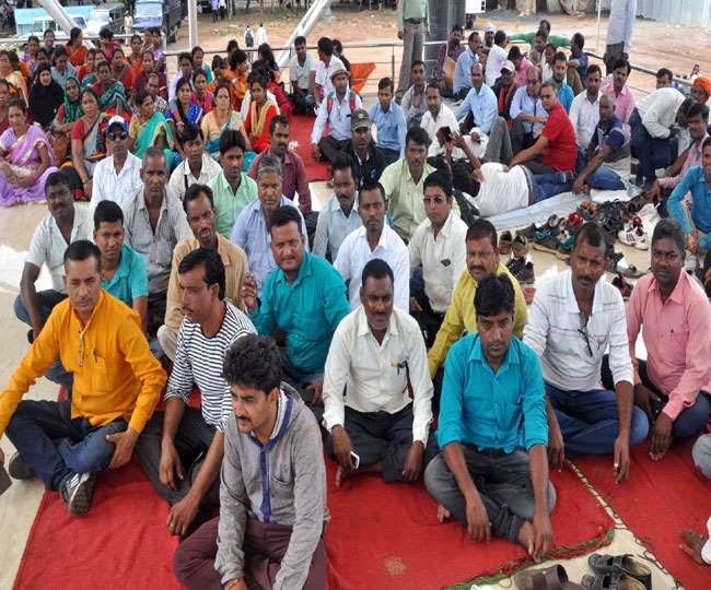 पारा शिक्षकों की बदौलत बनी सरकार, छल-कपट करने पर उतारू