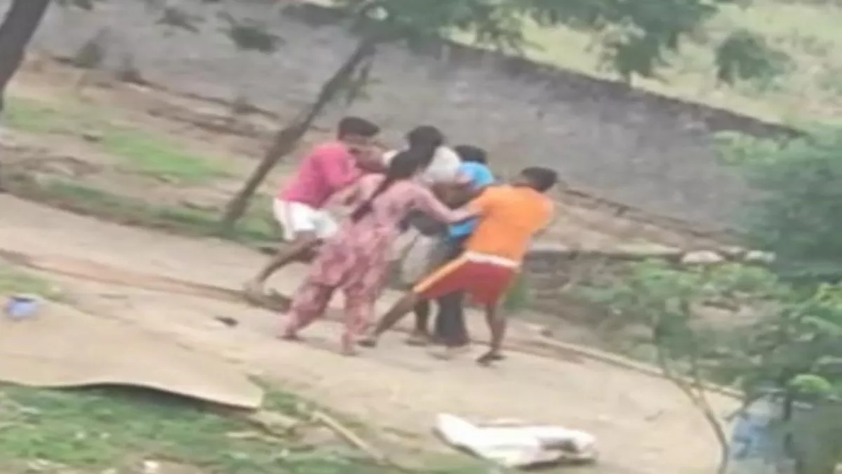 कलयुगी बच्चेः लुधियाना में फादर्स डे पर पिता की पिटाई कर पेड़ से बांधा, डेढ घंटे बाद पड़ोसियों ने छुड़वाया