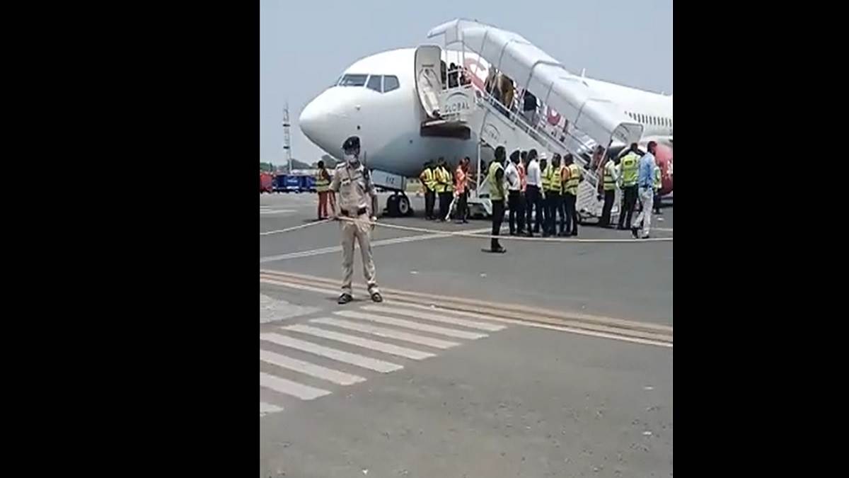 https://www.jagranimages.com/images/newimg/19062022/19_06_2022-patna_spicejet_flight_22817735.jpg