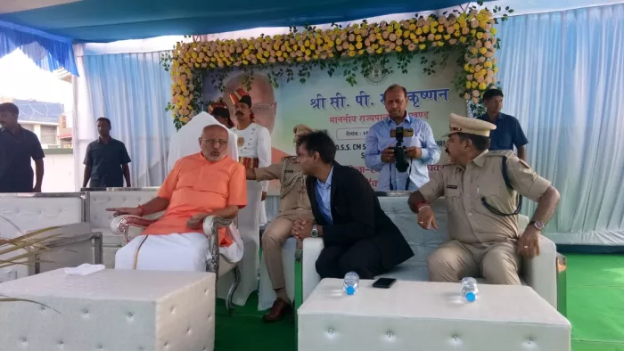 राज्यपाल सीपी राधाकृष्णन स्कूल में आयोजित कार्यक्रम में शामिल हुए।