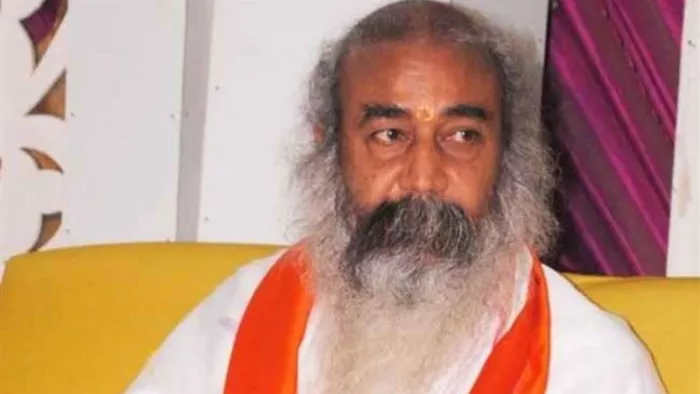 उन्होंने कहा कि गीता प्रेस से हिंदू जनमानस की आस्था जुड़ी है।