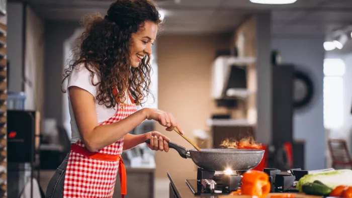 Types of Tadka: अलग-अलग तड़के से बढ़ाएं खाने का स्वाद