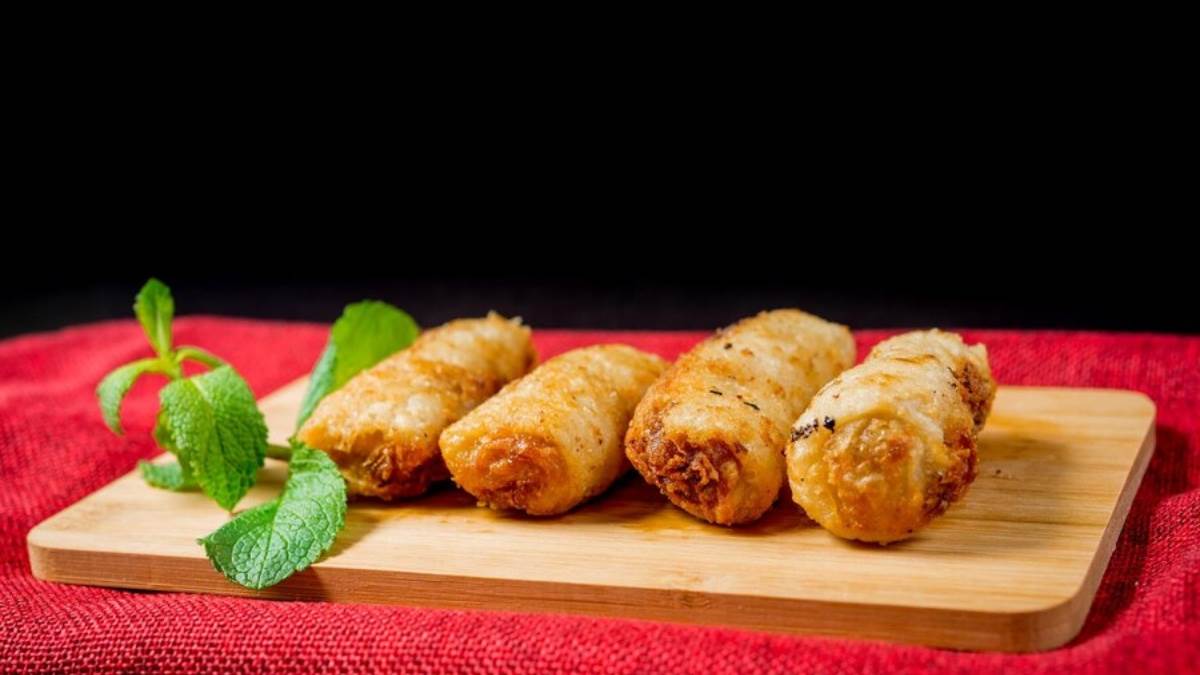 https://www.jagranimages.com/images/newimg/19062024/19_06_2024-bread_roll_23742385.jpg